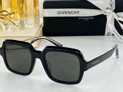GIVENCHY Sunglasses 36